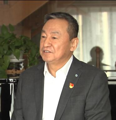 聂建华阳泉籍男高音歌唱家看完信以后,我们所有人都非常感动,从贴心