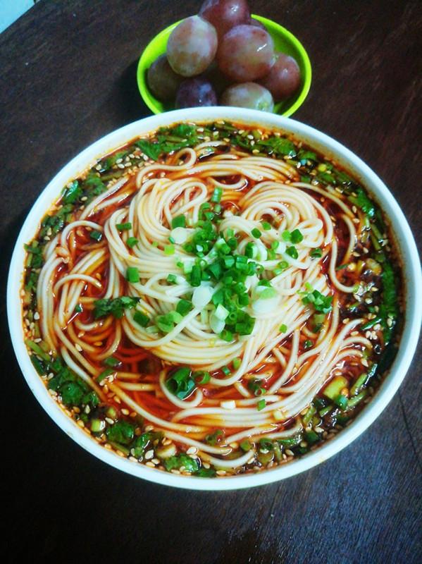 原创酸辣面的全新做法1分钟就能学会好吃容易上手