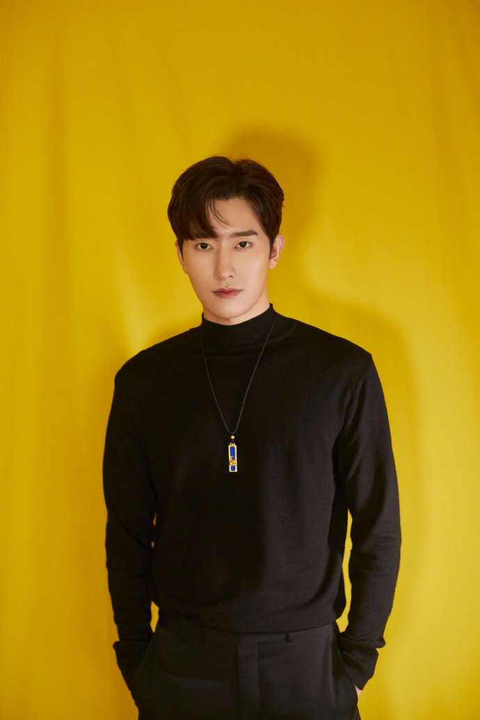 武汉歌手周觅02创作公益歌曲为医护人员加油