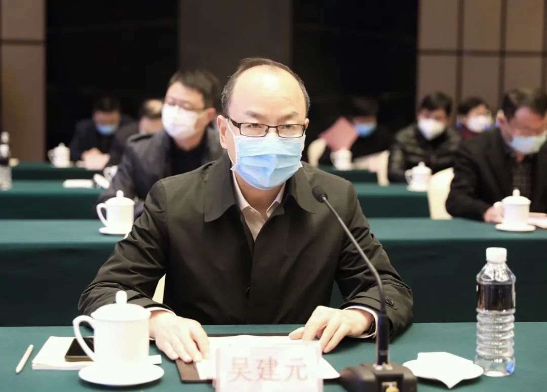 区长吴建元致辞时强调各企业要进一步坚定信心,把握机会,灵活利用各项