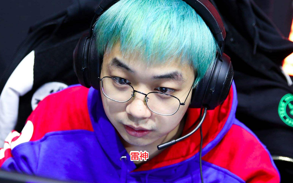 虽然17战队当时只是一块背景,衬托了小醒目的伟大,但也并不是什么队伍