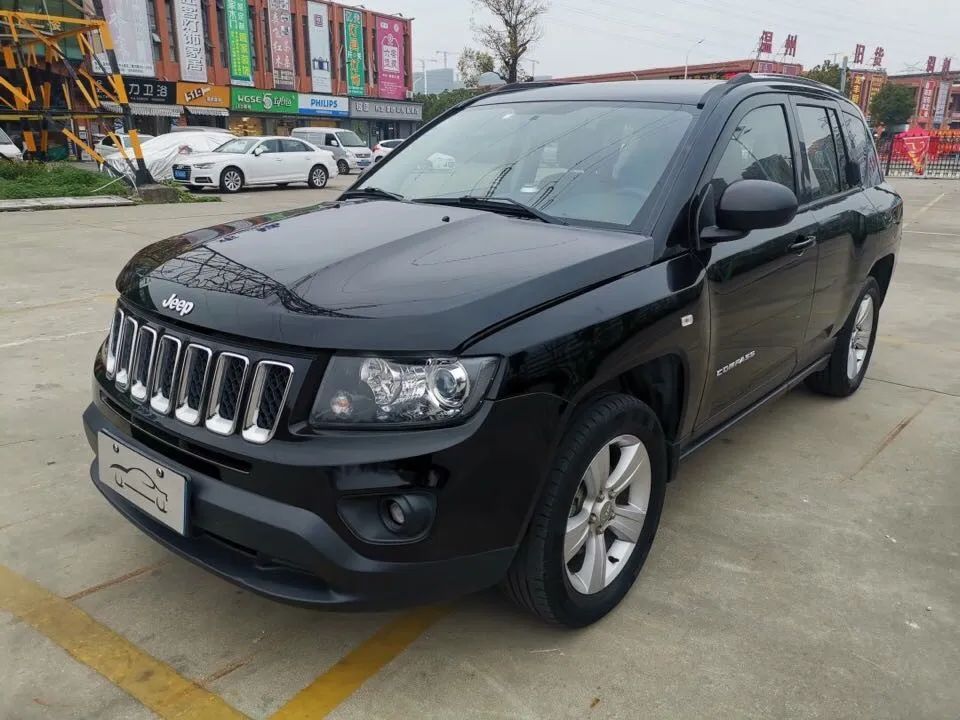 2014款 指南者 2.0l 两驱运动版