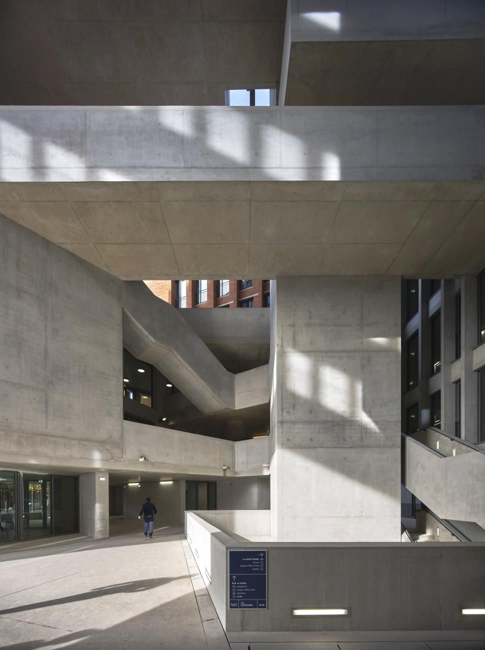 2020普利兹克建筑奖得主graftonarchitects女性力量的另一种延续