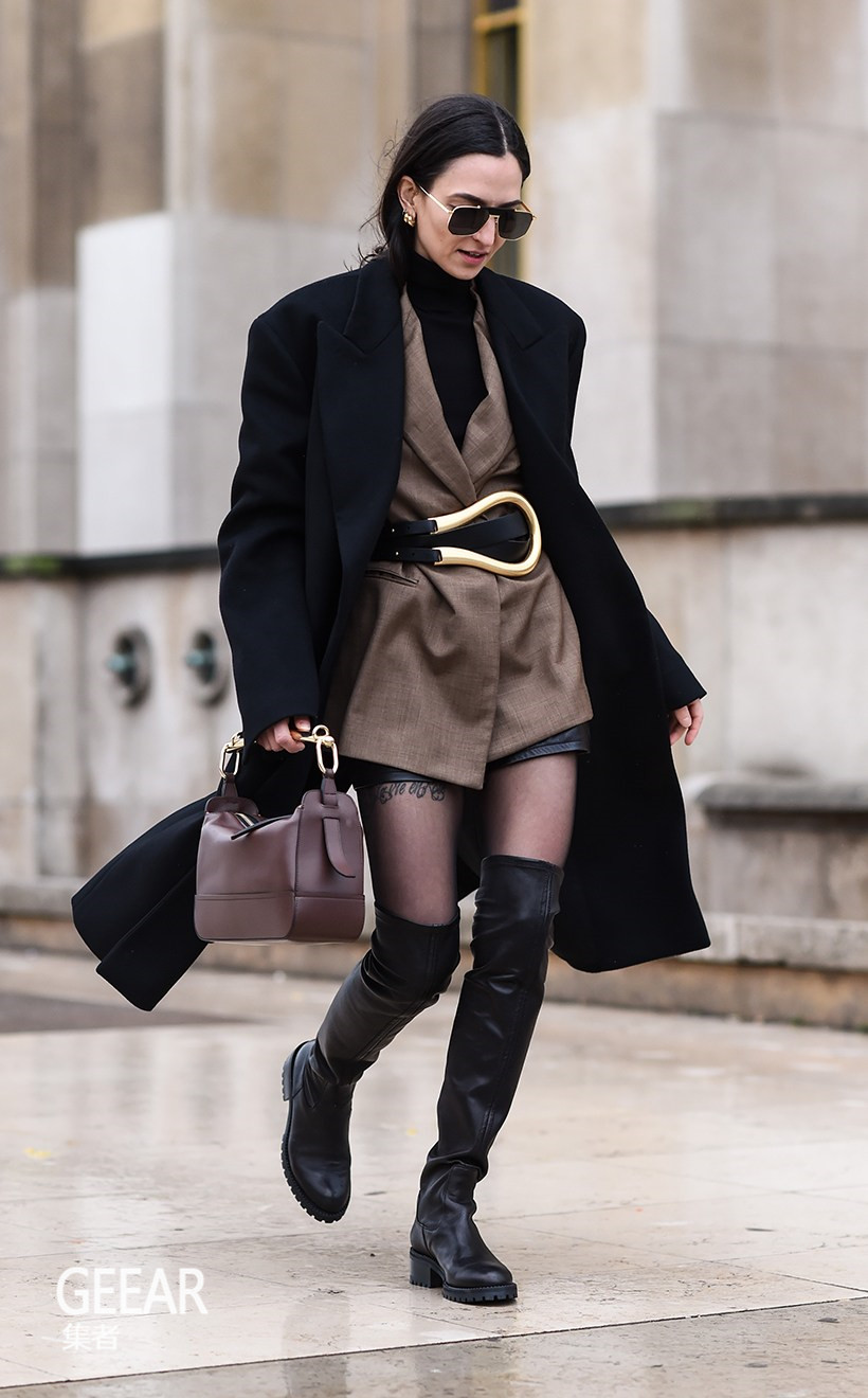 从巴黎时装周寻找搭配灵感街拍型人们都在穿这款外套