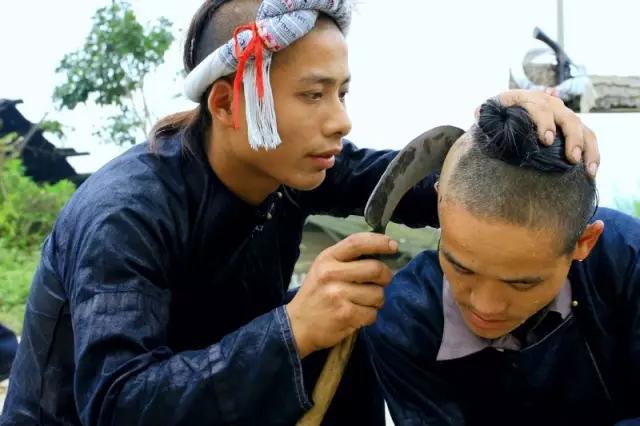 岜沙男人的习俗发型
