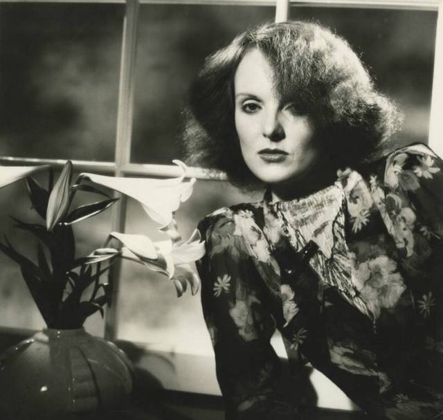 与女魔头平起平坐这位在时尚界呼风唤雨的红发女巫到底有何来历