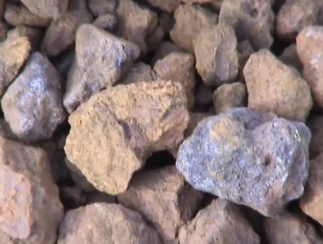 事实上非洲大陆上的很多地方都盛产含铁丰富的红土并有大量的铁矿