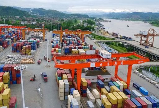 (资料图)在了解到新港码头因延期开工导致船舶滞港的情况后,云浮海关