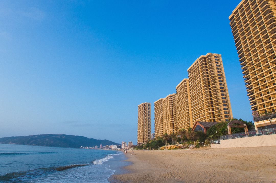 呵呵…给你个机会,带我去惠州虹海湾看270°一线日出海景,蔚蓝海岸美