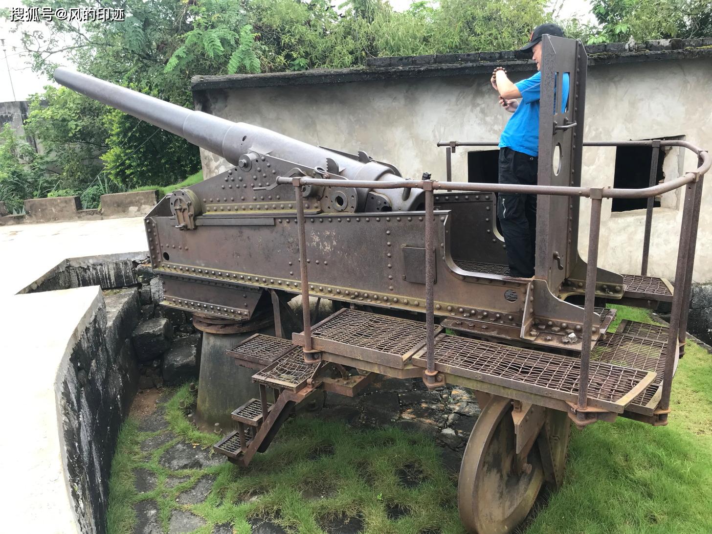 原创西南边陲友谊关金鸡山上镇南台首炮试射就卡膛的克虏伯大炮