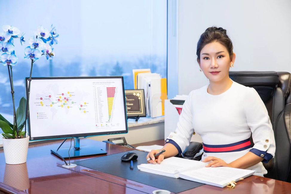 最近一次见到angela是在二月初星期六的下午,我们在女仕界的办公室一