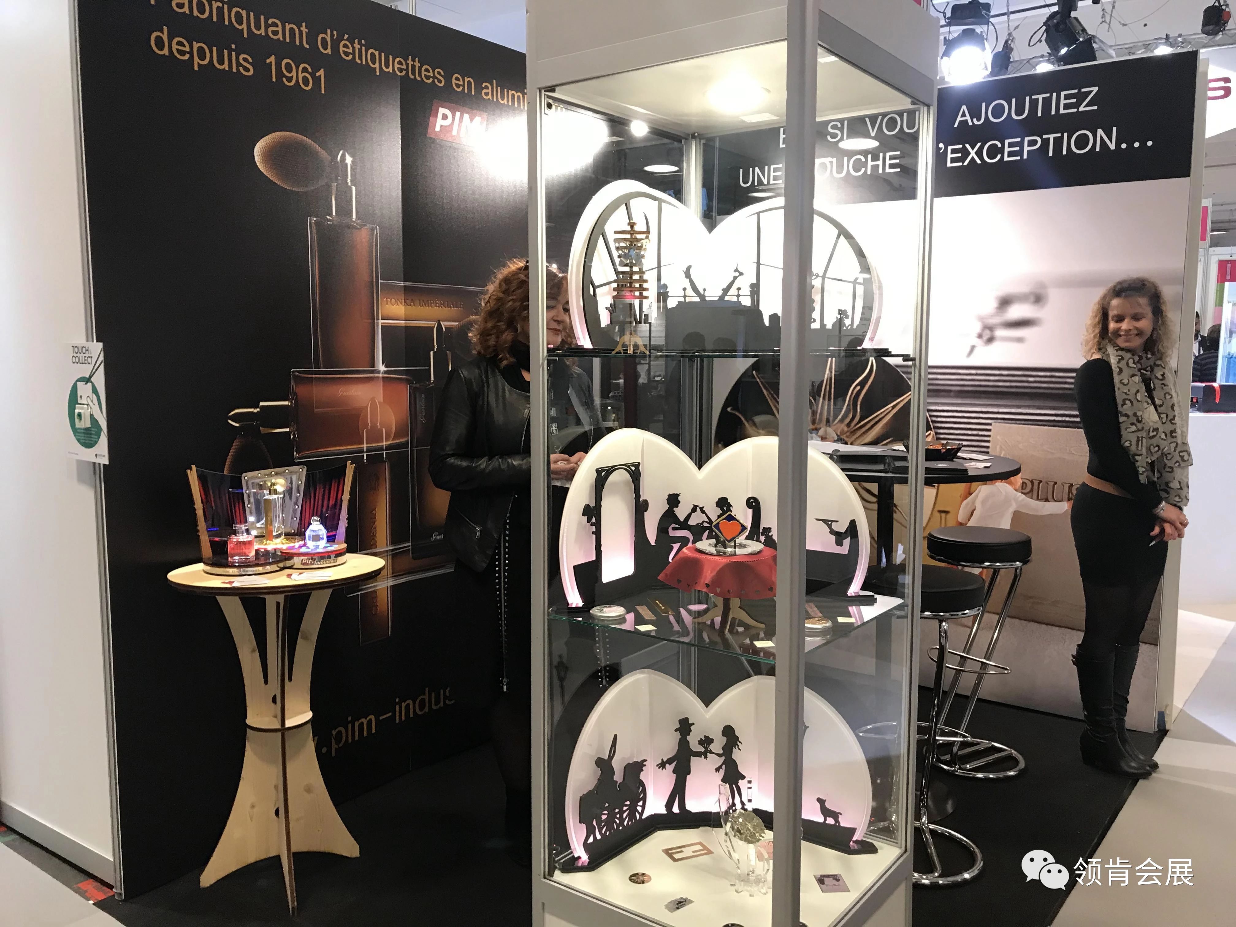 点开可以看大图每年,它都汇聚了香水及化妆品领域的顶级品牌及买家