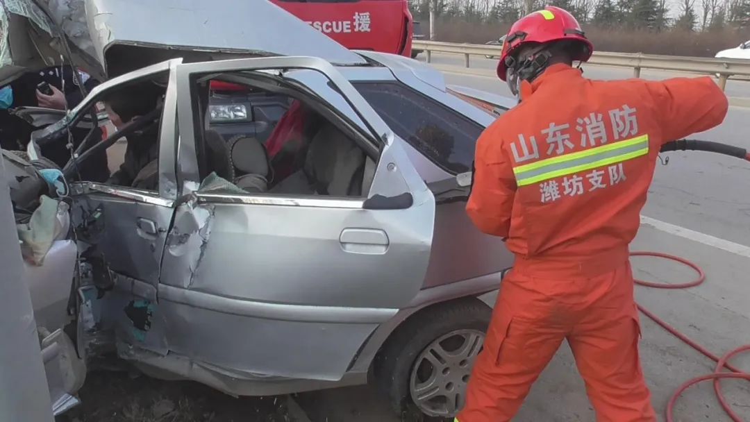 现场情况3月4日7时24分,潍坊昌邑消防接到报警称:位于昌邑市围子街道