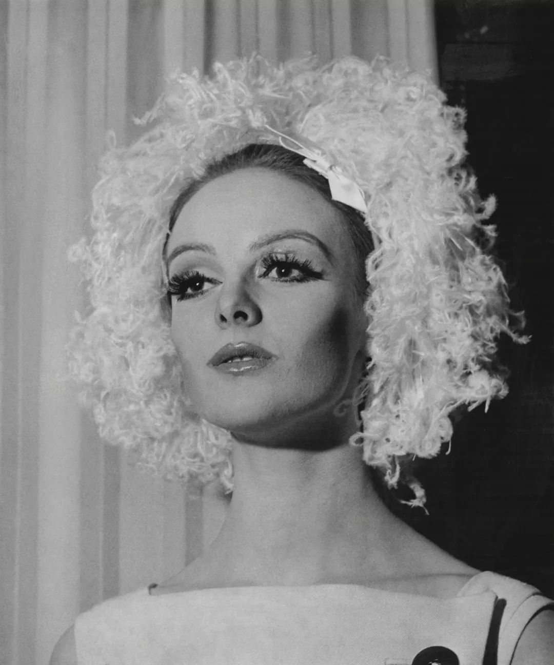 与女魔头平起平坐这位在时尚界呼风唤雨的红发女巫到底有何来历