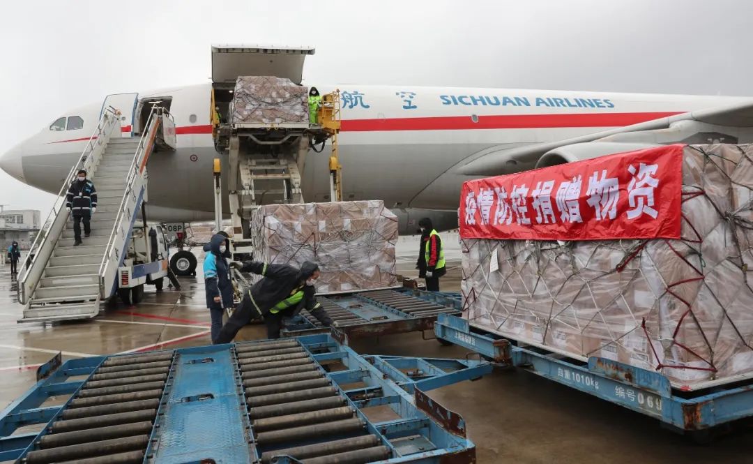 这一支支队伍汇聚成机场抗疫的坚实力量