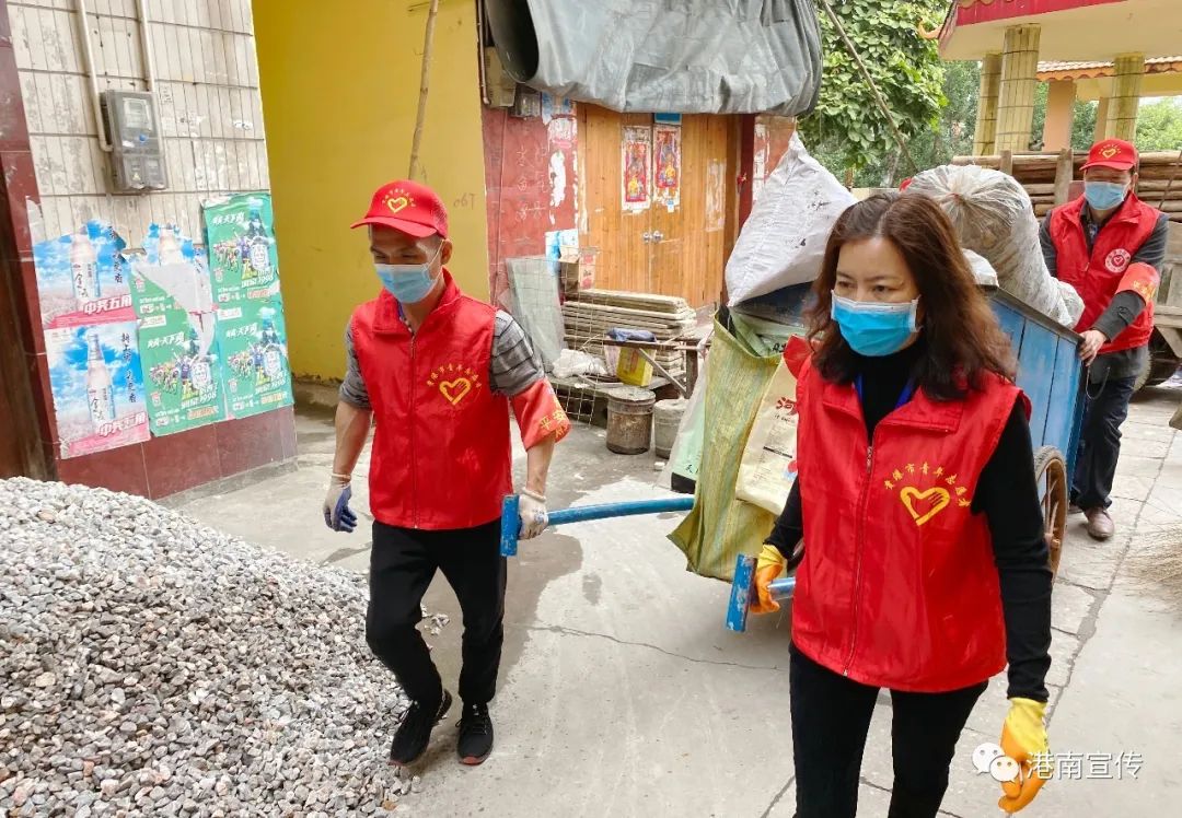 江南街道航运社区开展学雷锋环境卫生清洁志愿服务活动