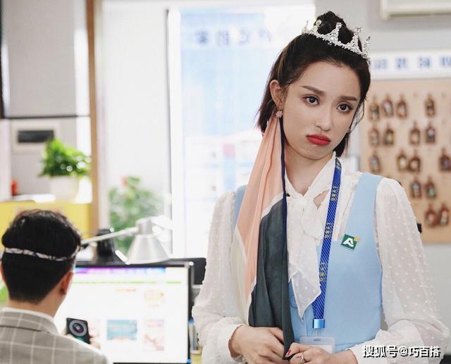 原创安家朱闪闪上演反差萌剧中可爱少女剧外变身酷盖