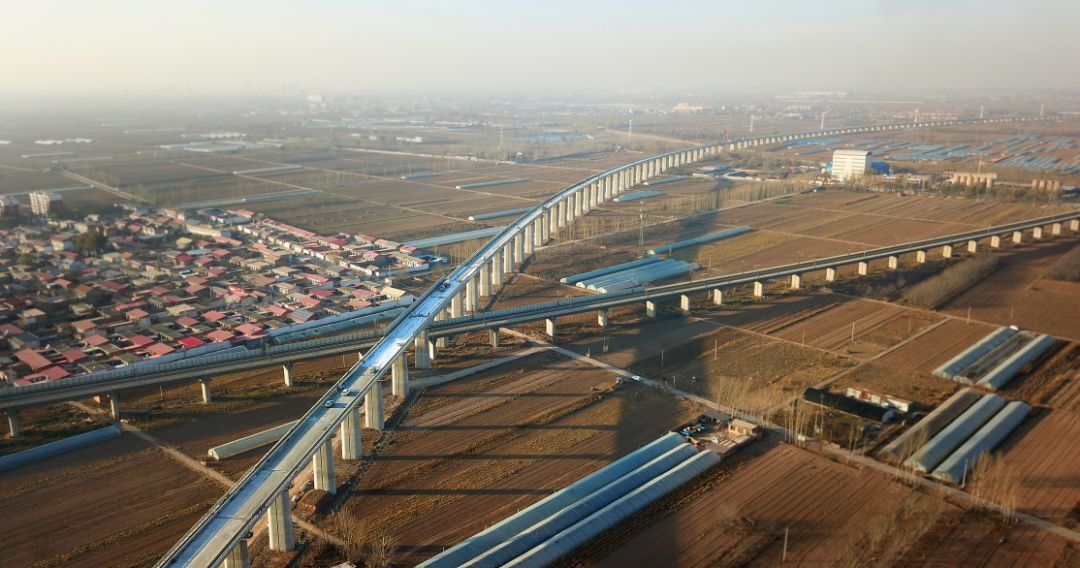 从2月28日起,太原至焦作高速铁路项目6500多名施工人员返回岗位,42处