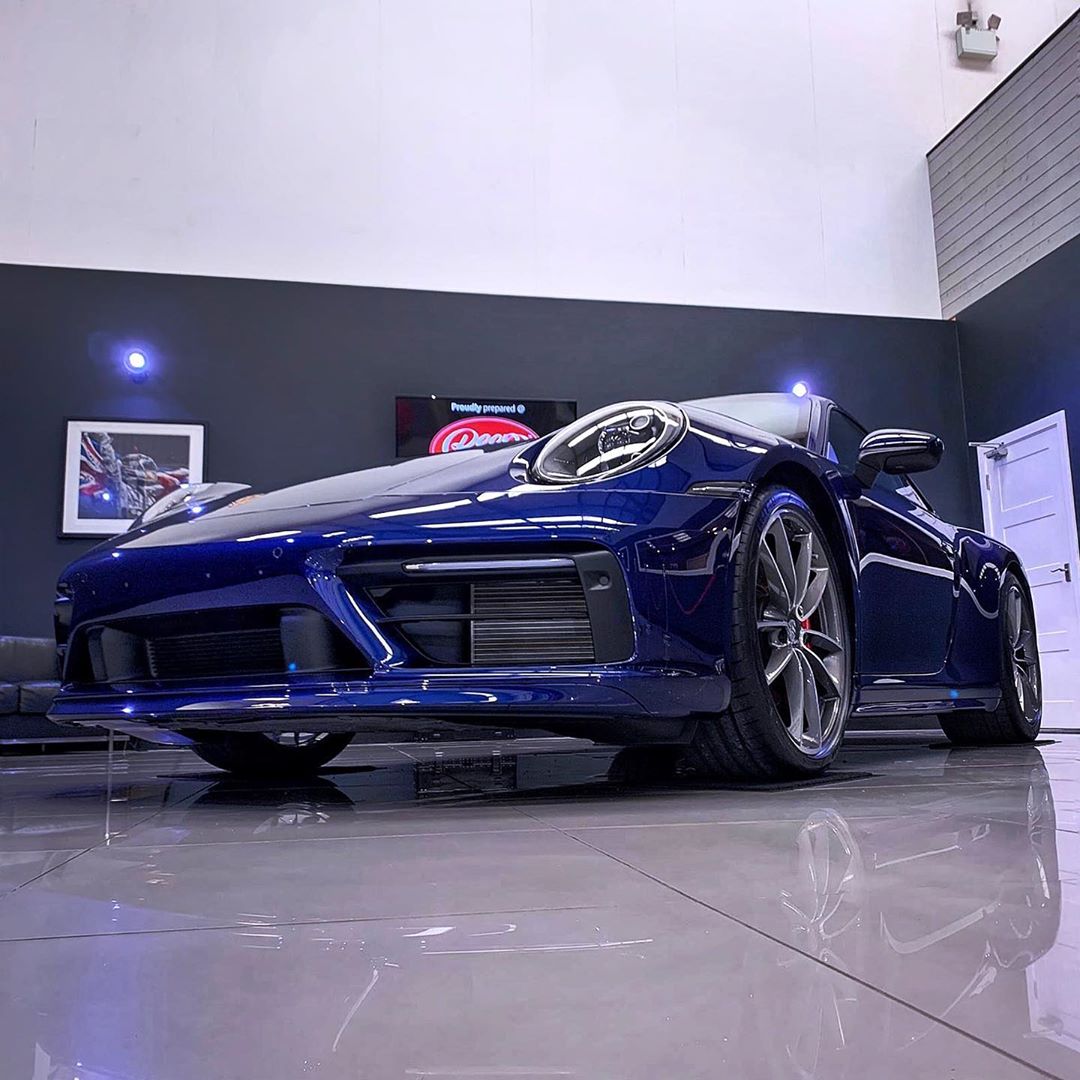 1/ 12 最美"龙胆蓝"保时捷911 carrera 4s 最美"