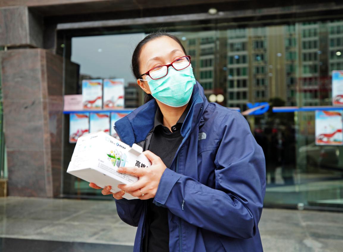 战疫有速格力地产高格口罩的速度与温度