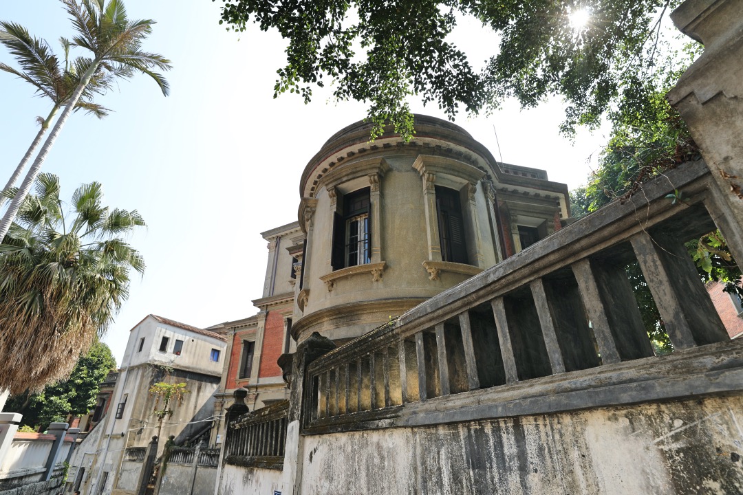 原创鼓浪屿被誉为万国建筑的汇集地实际上也是历史的真实诉说着