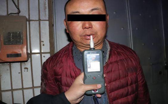 2019年12月29日21时13分,王传贵驾驶云er7347号小型普通客车,沿安武线