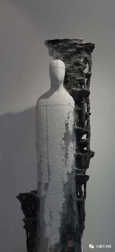 雕塑家霍波洋在作品里注入主观精神和自身风格