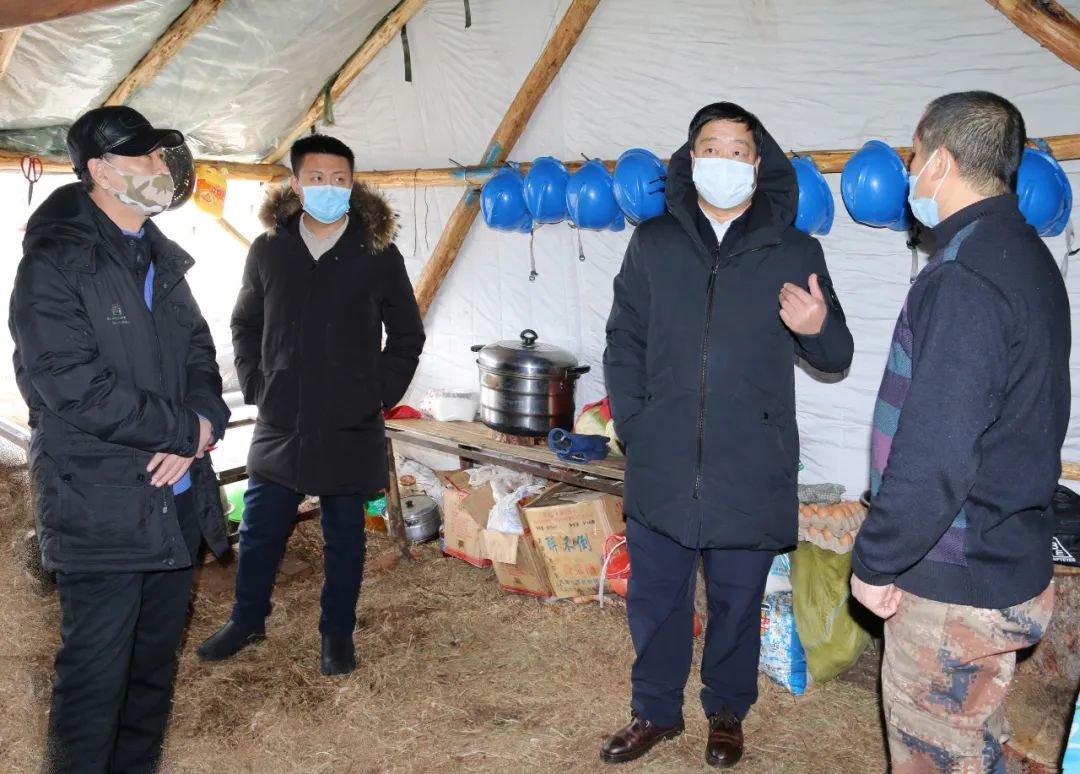 绰源林业局党委书记王汝生,党委副书记,局长王耀国,党委副书记张学东