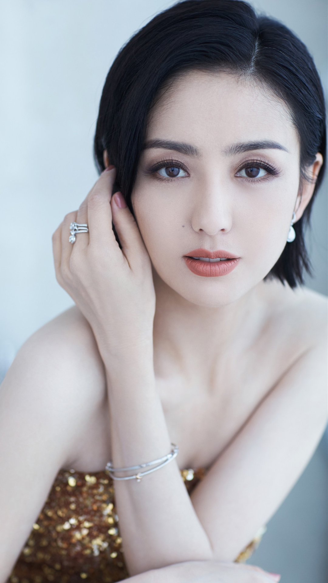 佟丽娅性感诱人写真手机壁纸