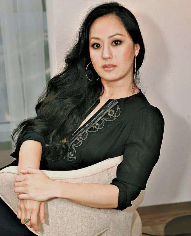 钟镇涛前妻章小蕙的旧爱去世曾弃妻子恋上章小蕙最终人财两空