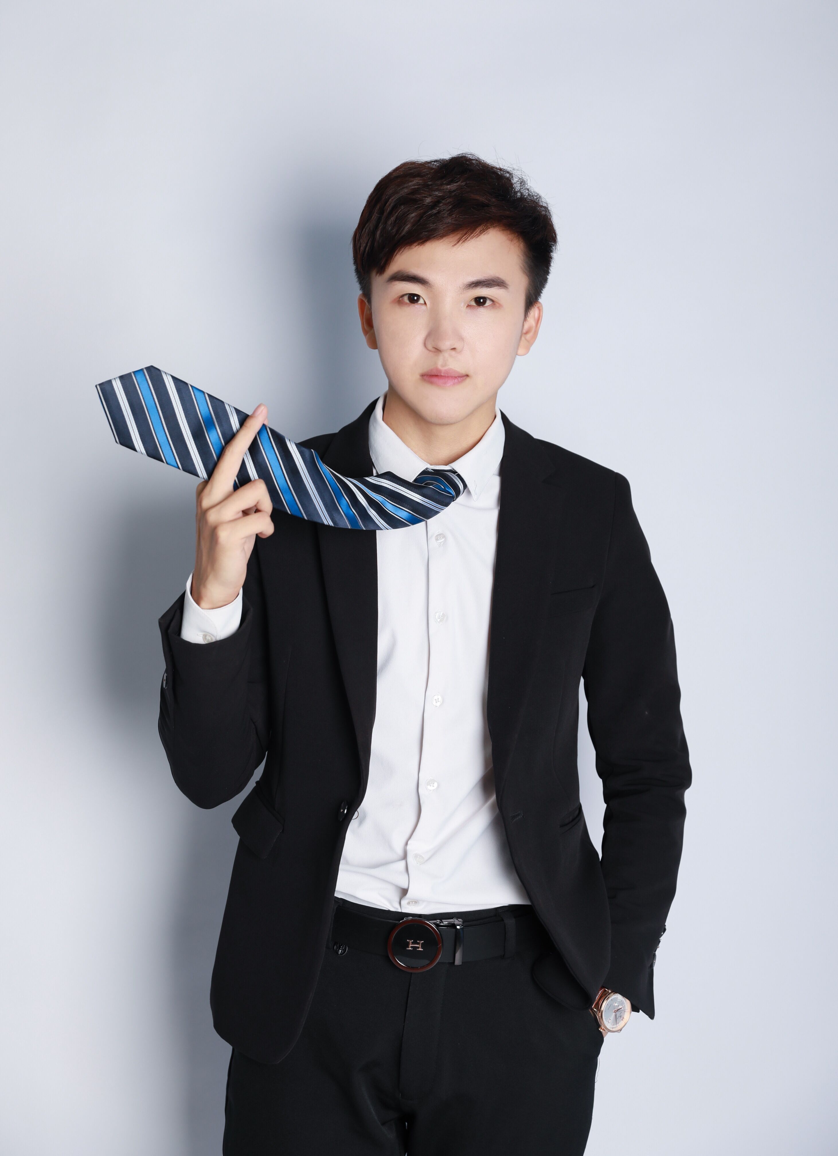 金牌护肤导师——男神海然老师的成长之路