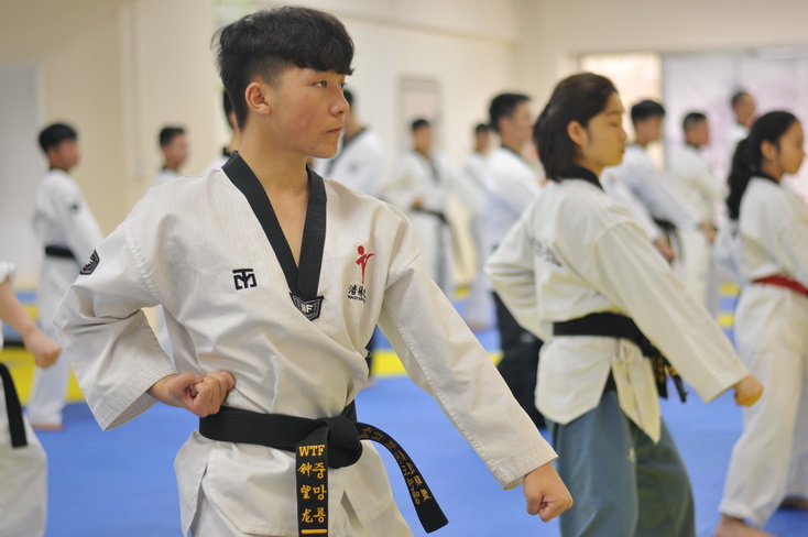 承示范团举办2018年7月4日举办第八届跆拳道大变身系列培训品势