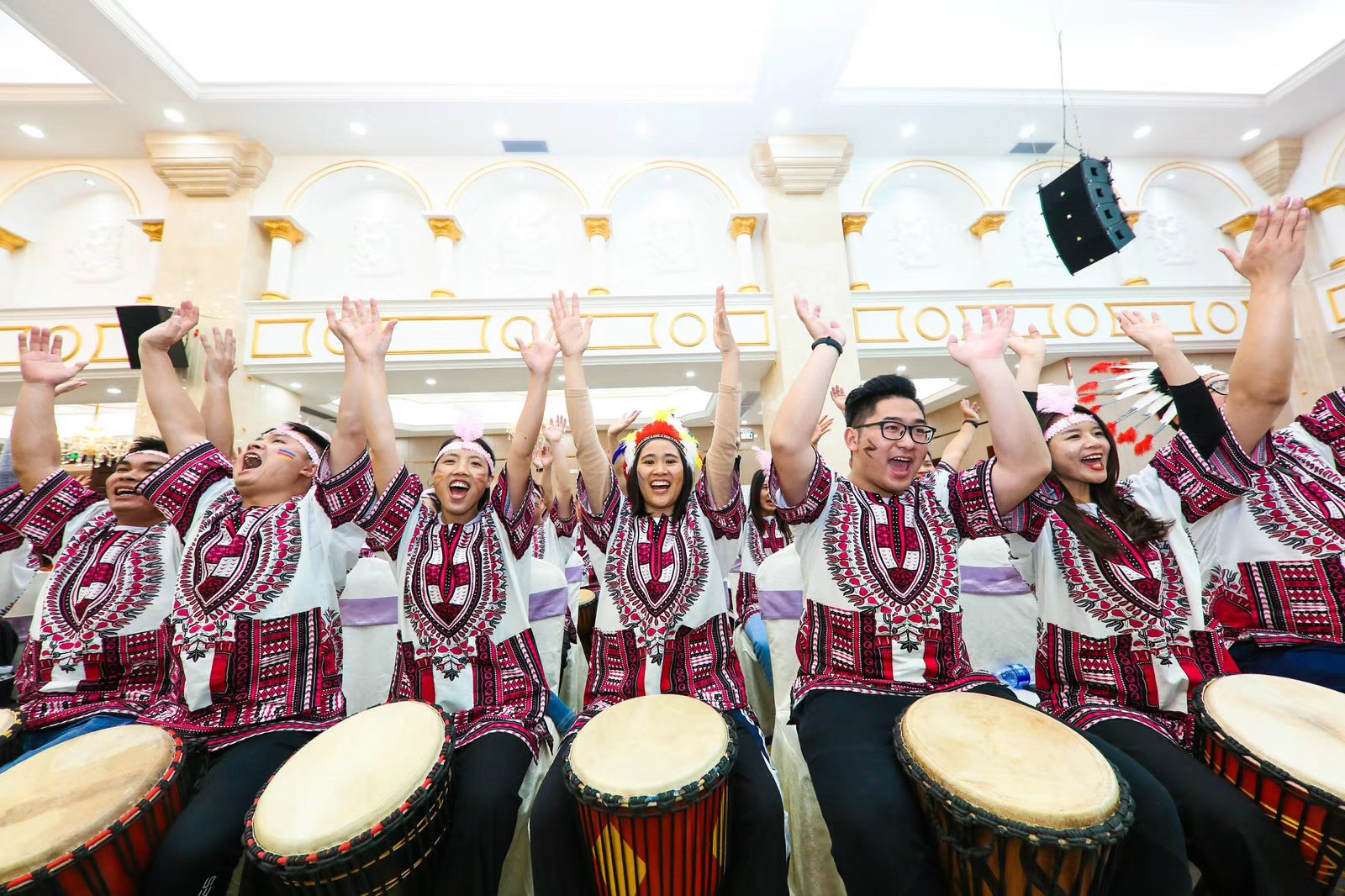 年轻人喜欢的团建方式,郑州非洲鼓团建活动非洲鼓团建是一种好的鼓舞