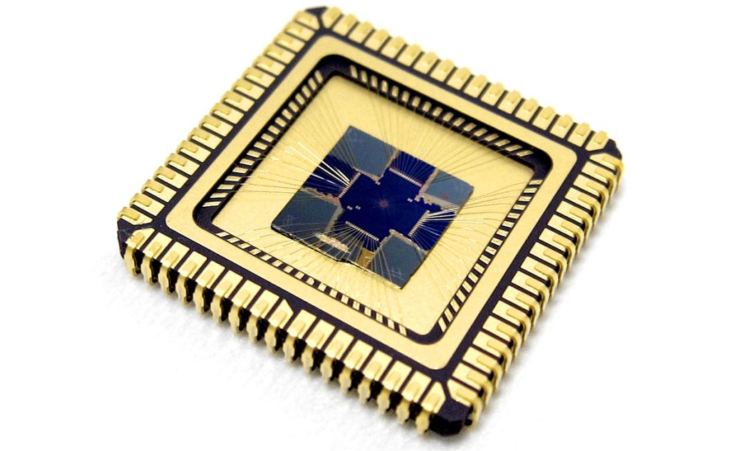 而在这篇 nature 最新研究中,研究者表明图像传感器本身也可以「印刻