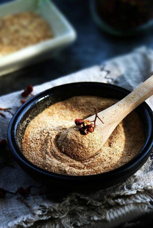 《自制椒盐》美食不可缺少的一味调味料,自己做的吃的安全又放心_花椒