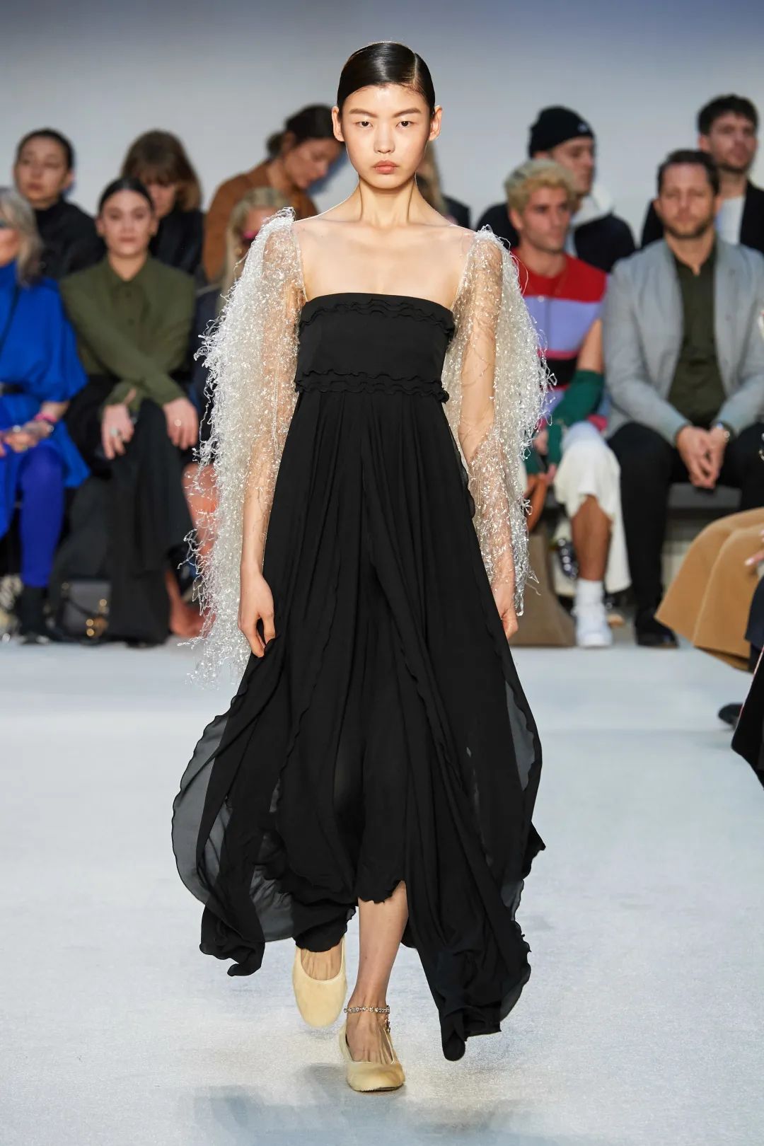 潘通流行色2020秋冬伦敦时装周