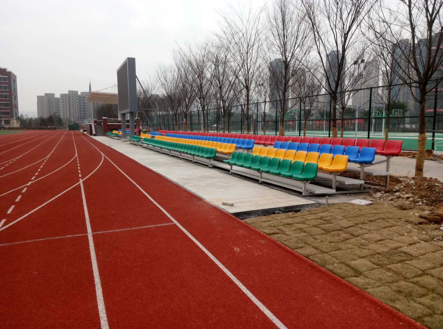 平阳新纪元学校体育场金属结构看台座椅-名川看台