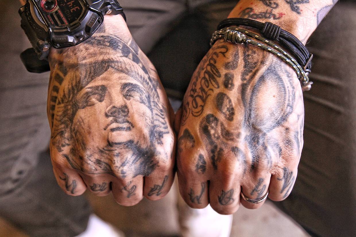 马来西亚华人纹身艺术家蔡永昌 用纹身去传达爱的力量