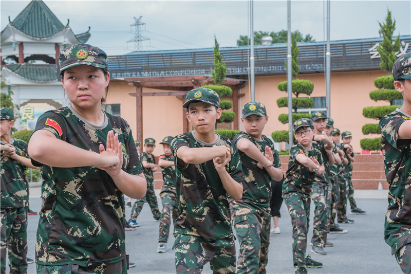 怀化军旅夏令营2020中小学军事夏令营活动
