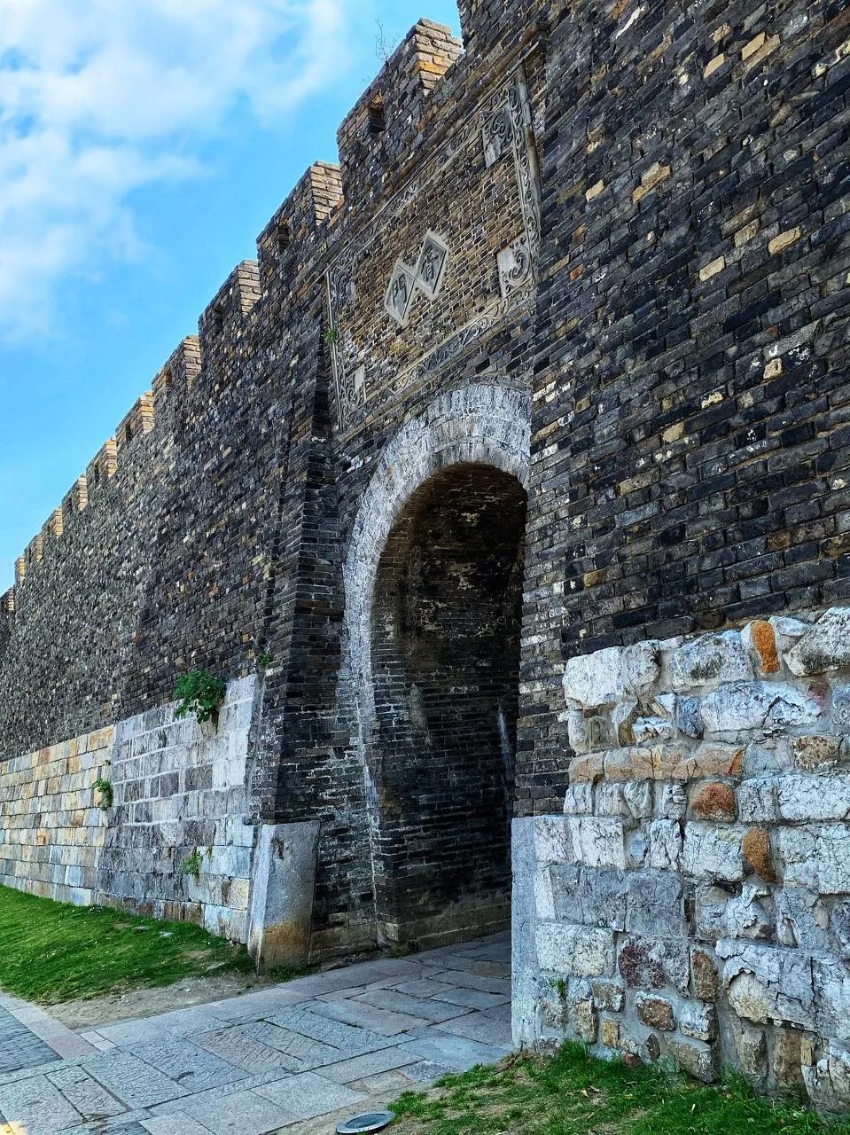 苏州胥门,相传伍子胥死于此.