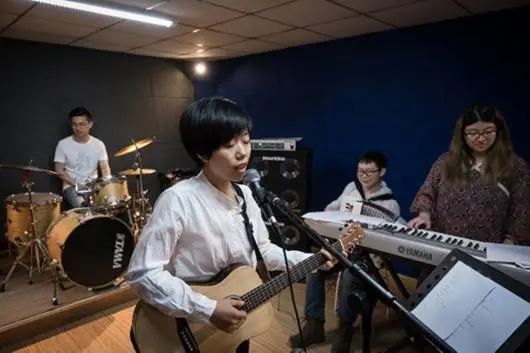 医生也摇滚这支北大学霸组成的乐队专唱疑难杂症