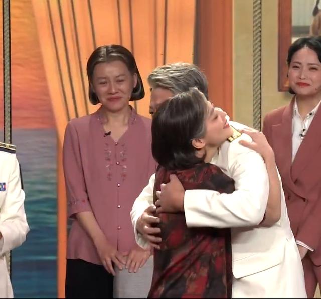 春晚小品《父母爱情》提醒大家,"我爱你"要趁早说,否则就晚了_男人