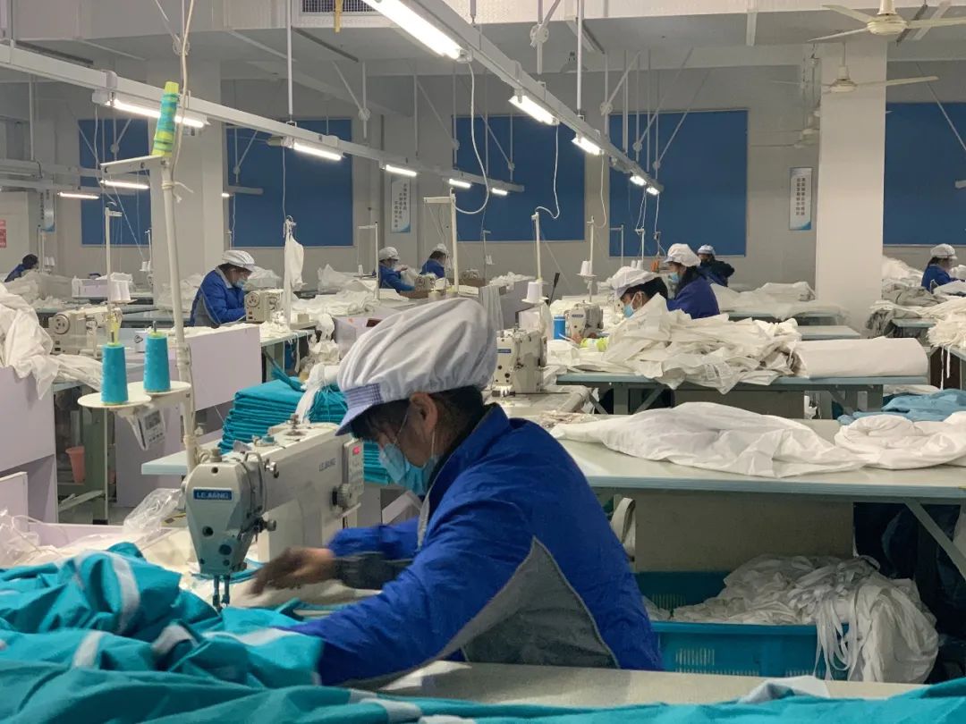 疫情影响杭州一家很牛的羽绒被厂家订单减少地板价希