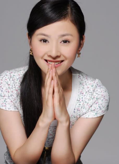 毕业于解放军艺术学院,出道至今已有14年时间,先后出演了《铁道游击