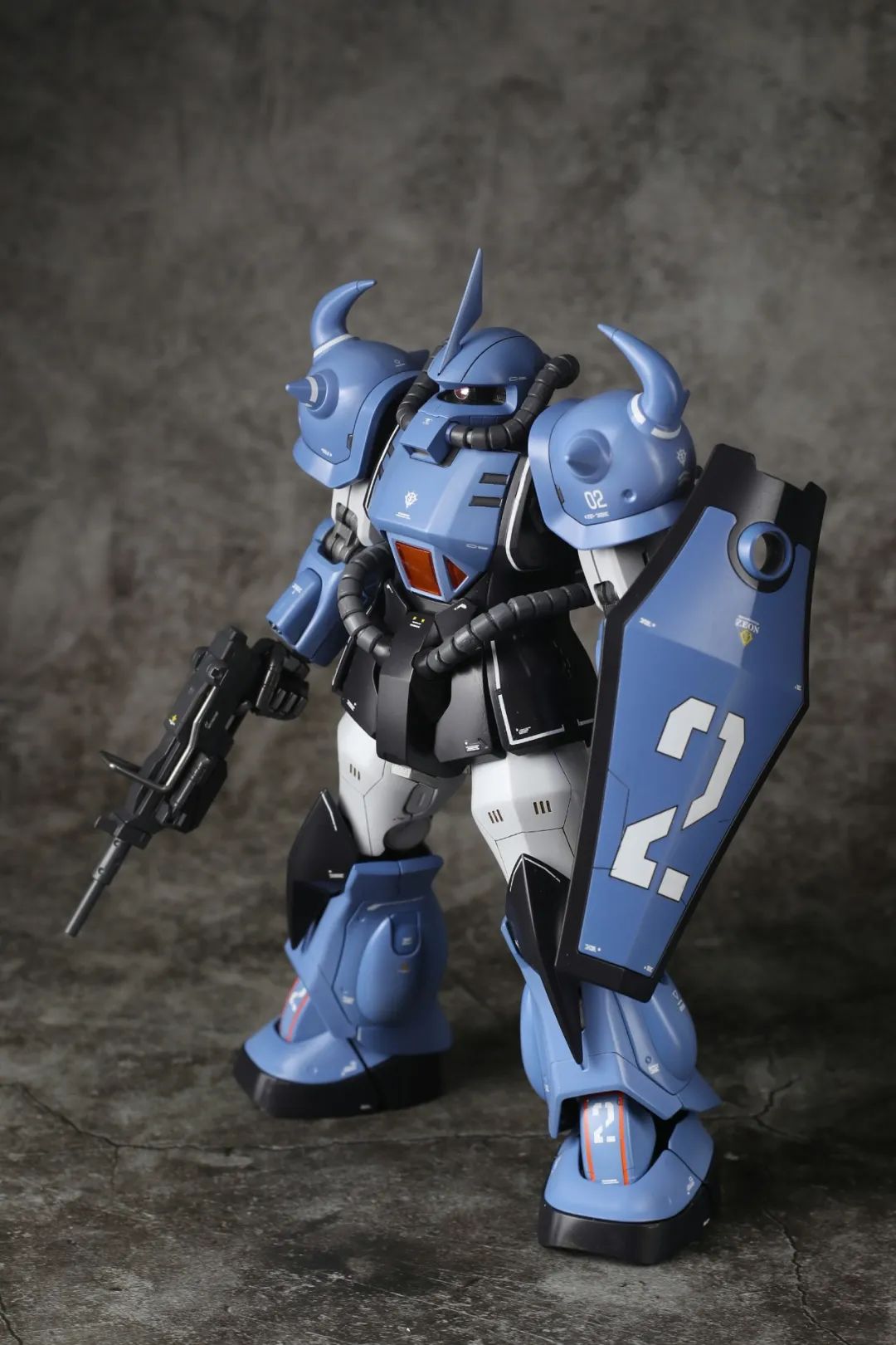 不过拿来参考下还是可以的,所以我在原模型之上补了两个老虎特装的