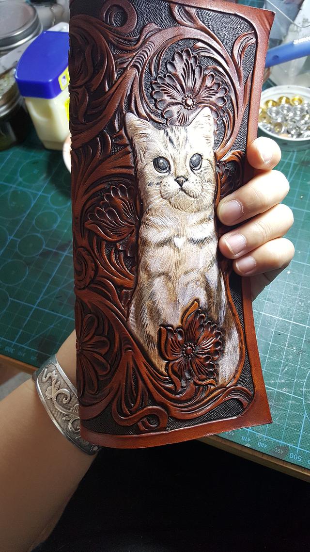 手工皮雕两只猫咪