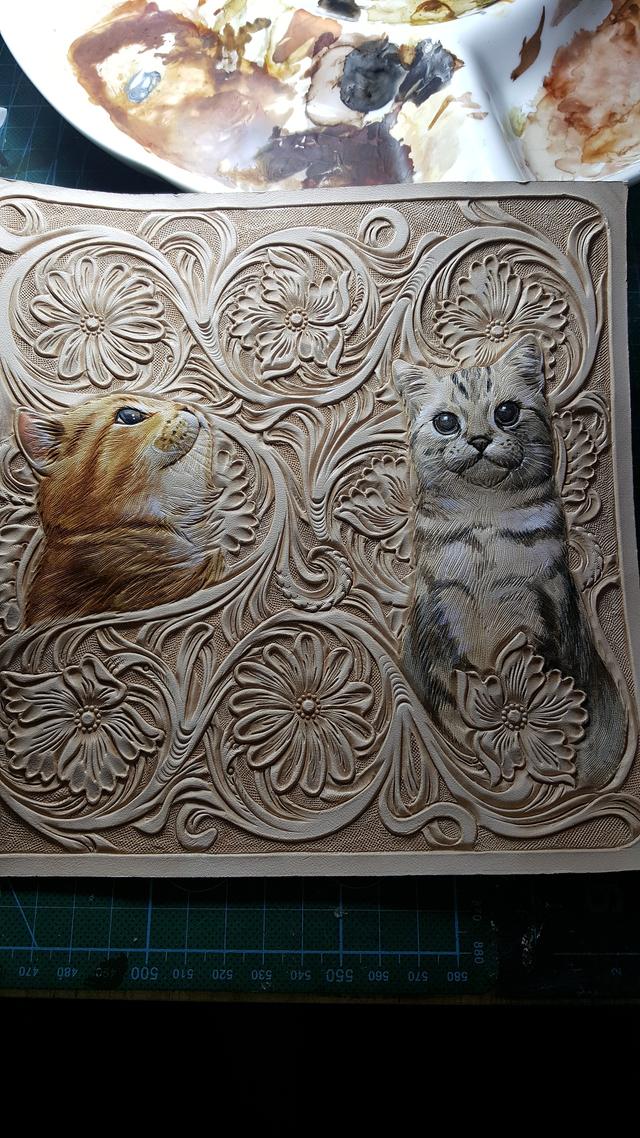 手工皮雕两只猫咪