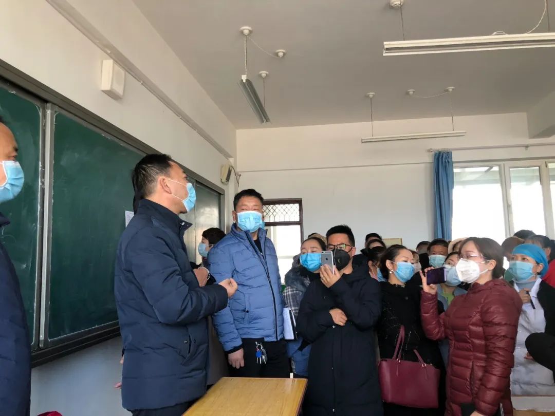 规范演练现场指导筑牢校园疫情防控屏障门源县教育局卫健局联合在海北