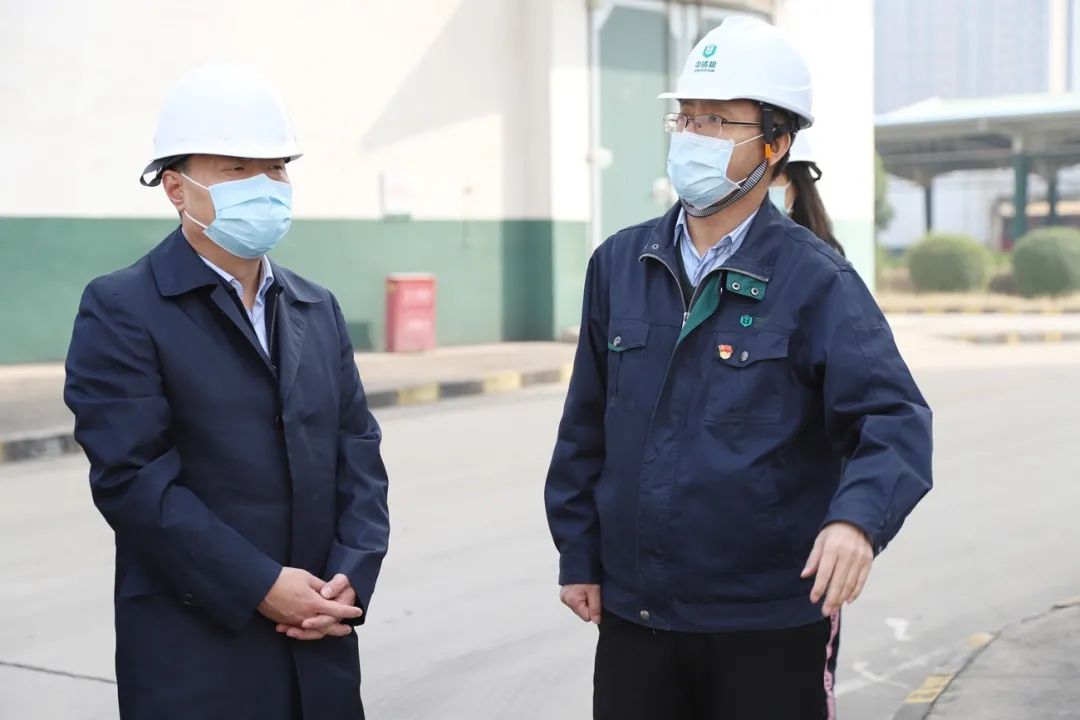 weiyang复产复工中储粮直属库在印象城购物中心,杨建强查看了商场防疫
