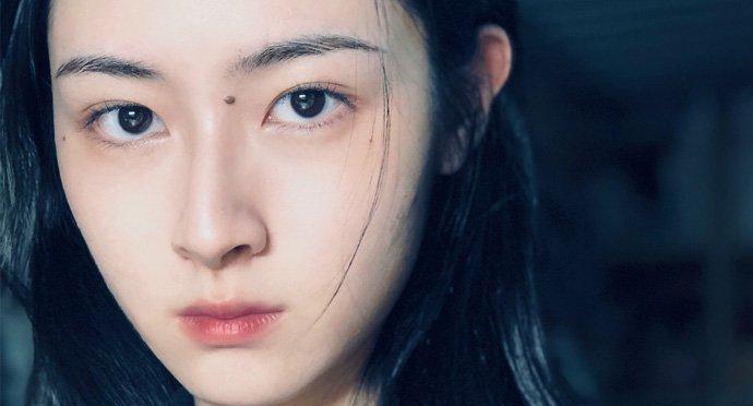 芊蔚个人资料曝光 扒一扒气质美女的照片及背景